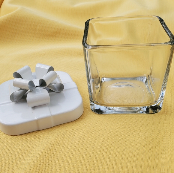 Present Storage Jar - Picture 5 of 8